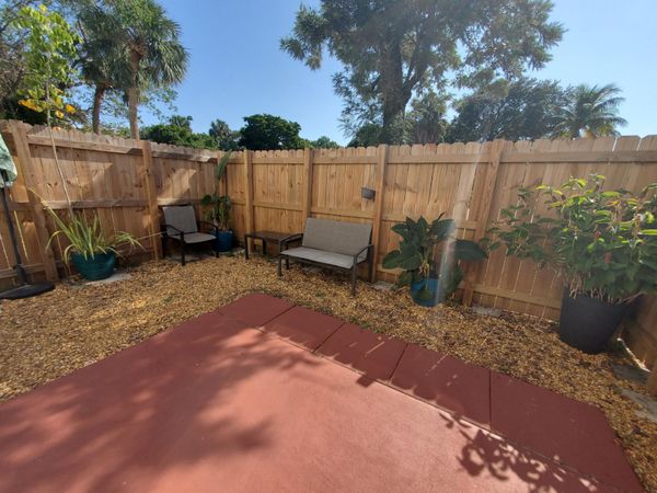 313 SW 1st Court SW, Unit L-4, Pompano Beach, FL 33060