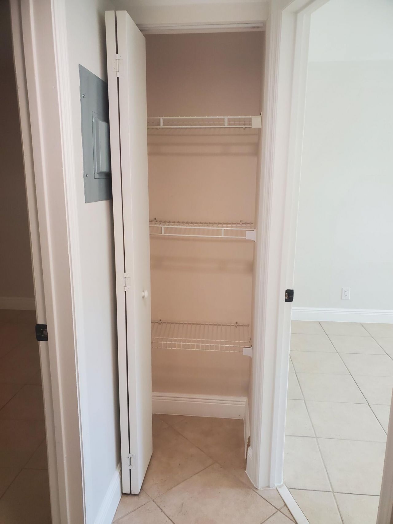 313 SW 1st Court Sw, Unit L-4, Pompano Beach, FL 33060 Photo