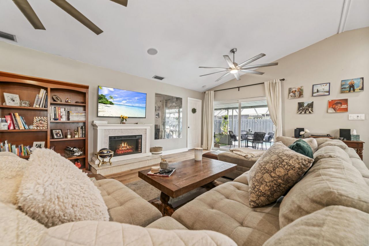 9651 SW 9th Court, Pembroke Pines, FL 33025 Photo