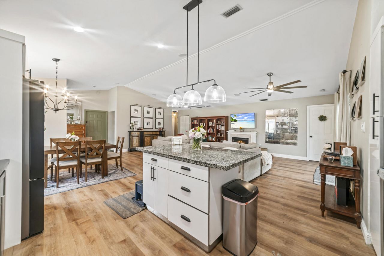 9651 SW 9th Court, Pembroke Pines, FL 33025 Photo