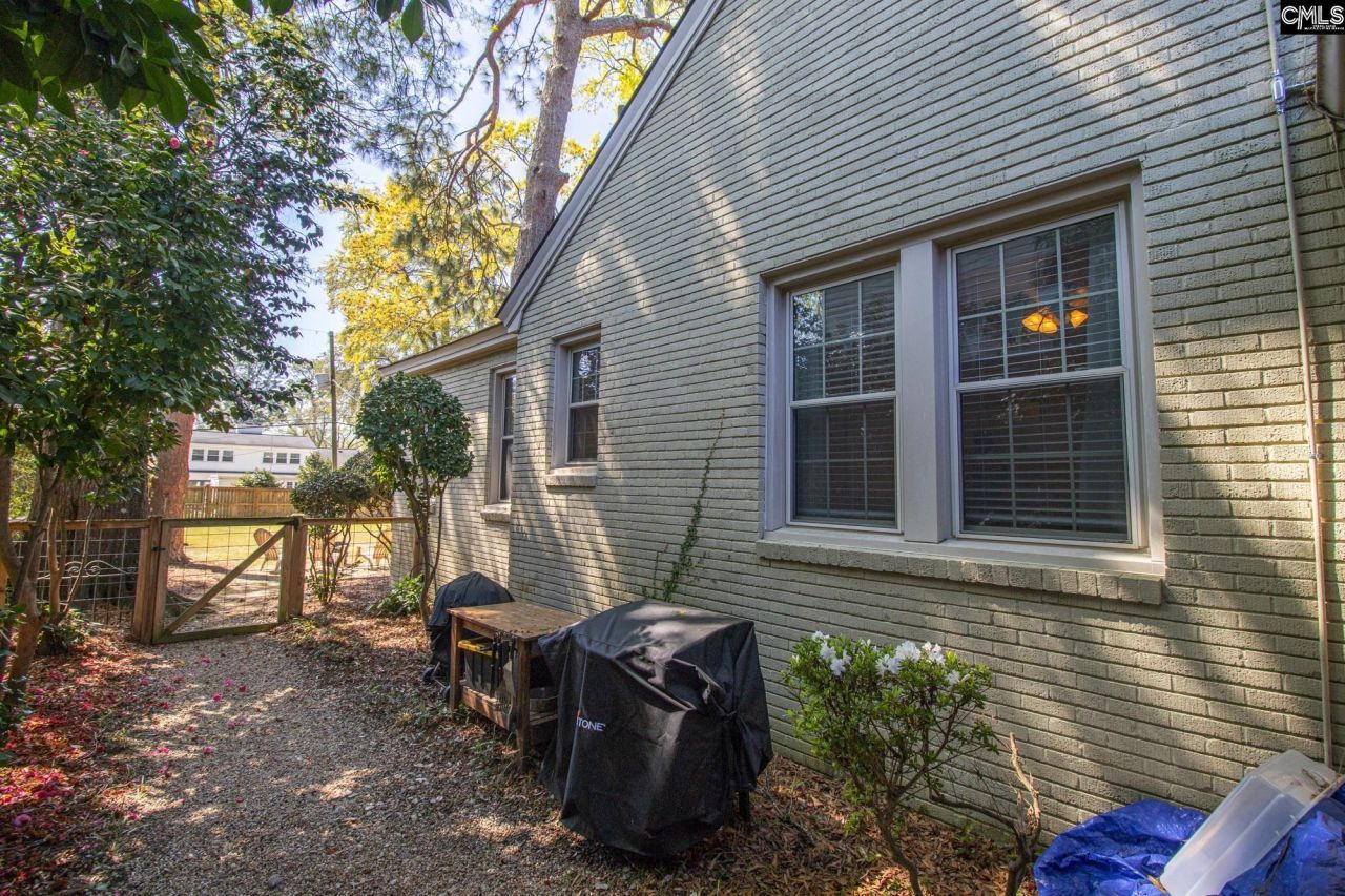 2424 Monroe Street Photo 32