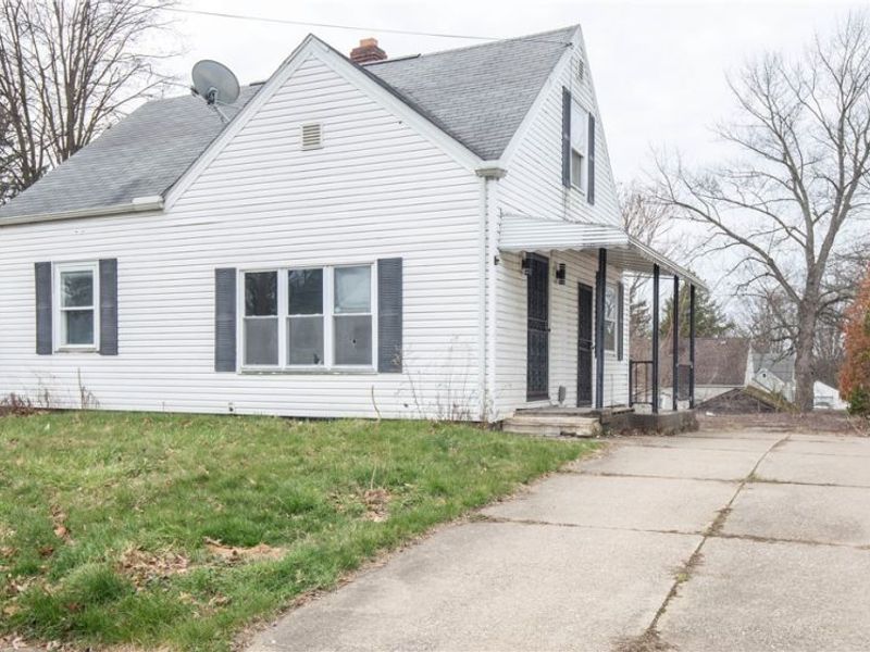 1326 Crestview Avenue , Akron, OH 44320 Photo 1