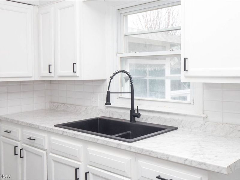 1326 Crestview Avenue , Akron, OH 44320 Photo 12