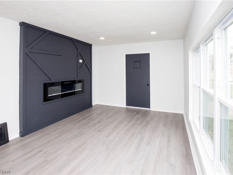 1326 Crestview Avenue , Akron, OH 44320 Photo 4