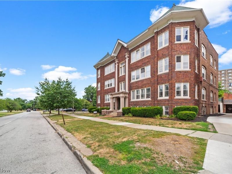 2729 Euclid Heights Boulevard , Cleveland Heights, OH 44106 Photo 3