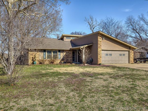 606 NW 9th Street, Wagoner, OK 74467