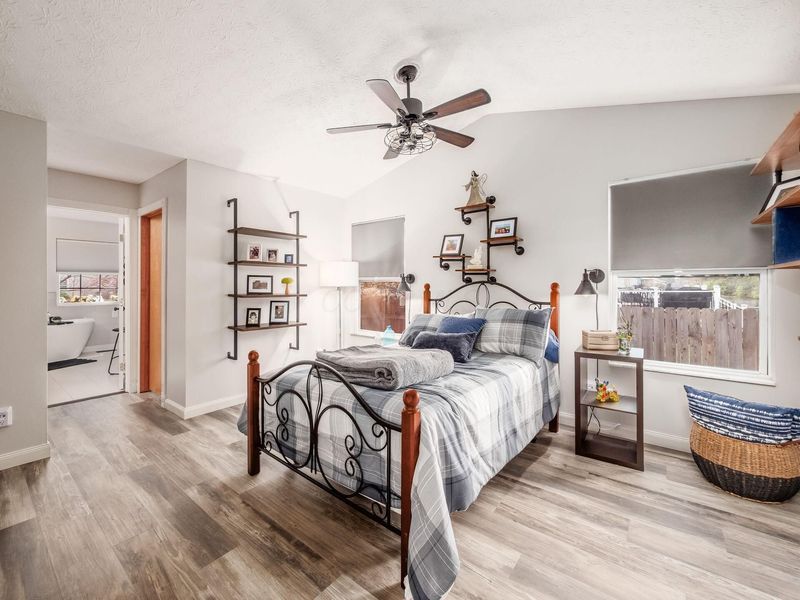 546 Dowling Avenue, Ashville, OH 43103 Photo 12