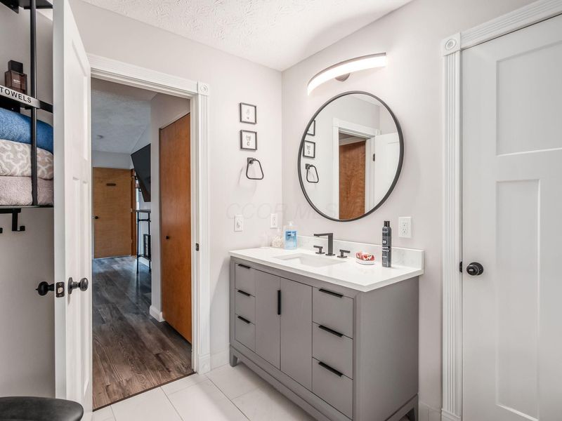 546 Dowling Avenue, Ashville, OH 43103 Photo 15