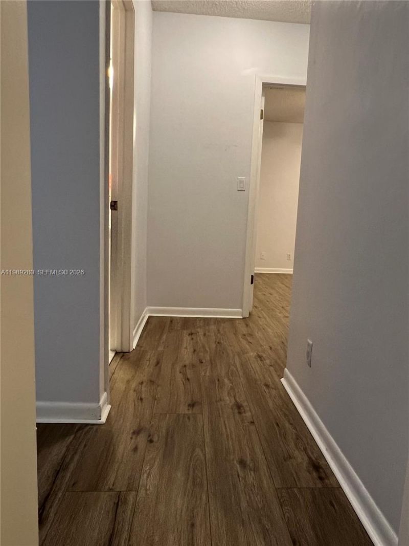 543 Racquet Club Rd , Unit 33, Weston, FL 33326 Photo