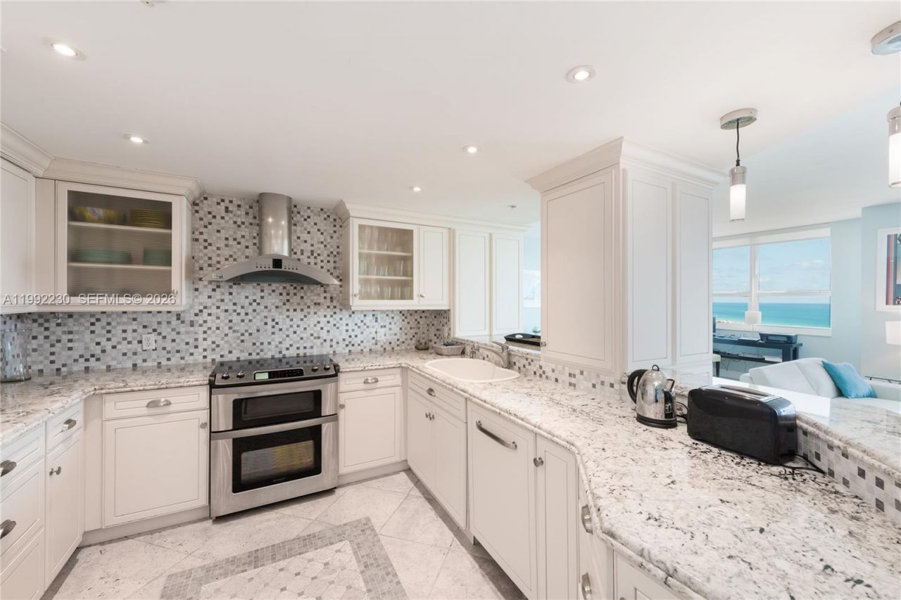 90 Alton Rd, Unit PH3309, Miami Beach, FL 33139 Photo