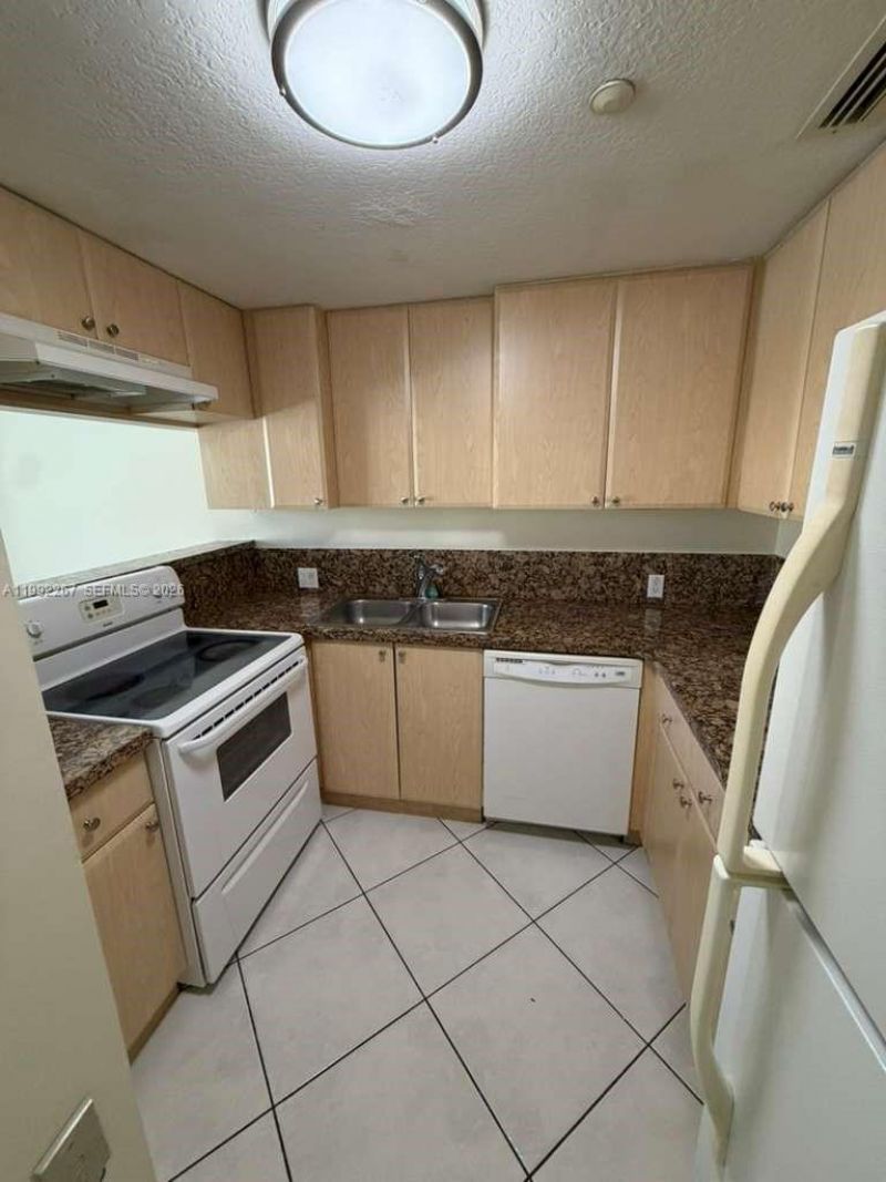 12625 SW 91st St , Unit 209, Miami, FL 33186 Photo