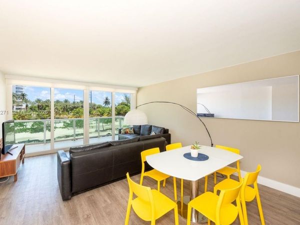 100 Bayview Dr , Unit 210, Sunny Isles Beach, FL 33160