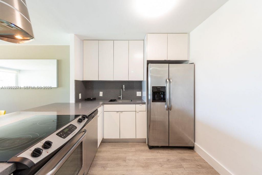 100 Bayview Dr, Unit 210, Sunny Isles Beach, FL 33160 Photo