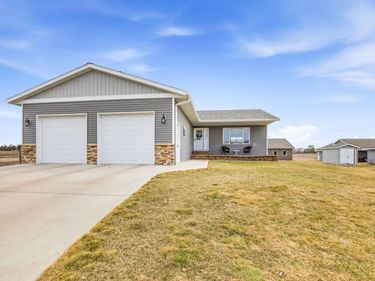 630 Driftwood Avenue, Watkins, MN 55389