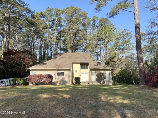 4512 W Fairway Drive, Trent Woods, NC 28562