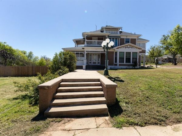 1115 Austin Street, Coleman, TX 76834