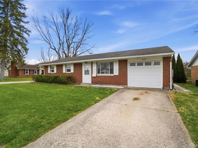 317 Mumford Drive, Troy, OH 45373 Photo 3