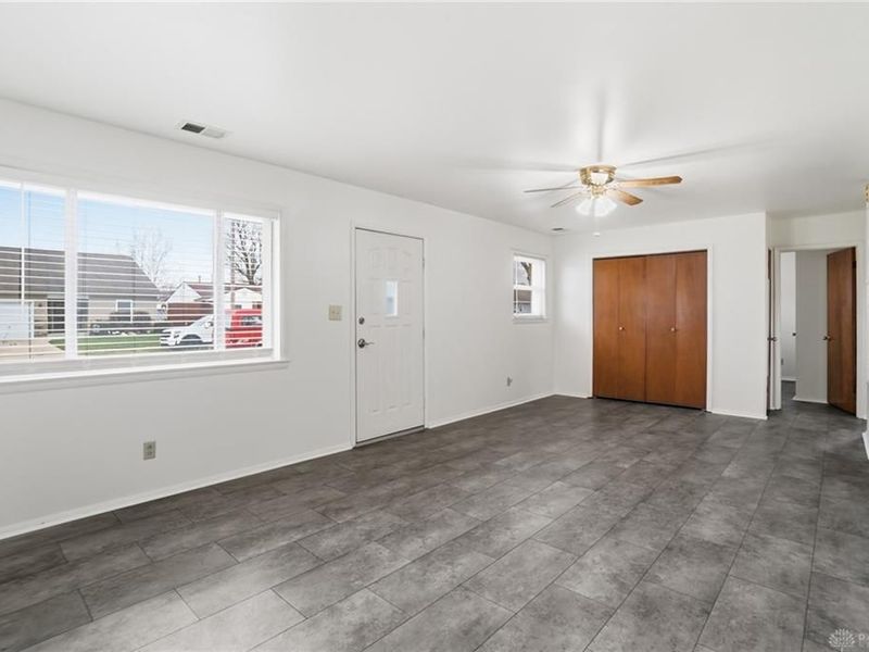 317 Mumford Drive, Troy, OH 45373 Photo 4