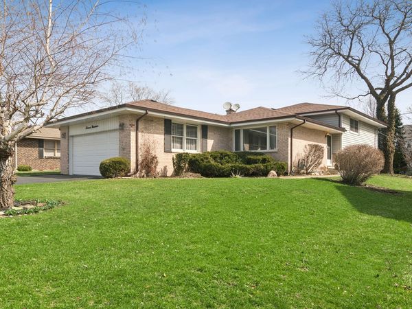 1119 S Pine Avenue , Arlington Heights, IL 60005