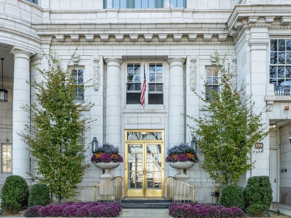 199 E Lake Shore Drive , Unit 4W, Chicago, IL 60611