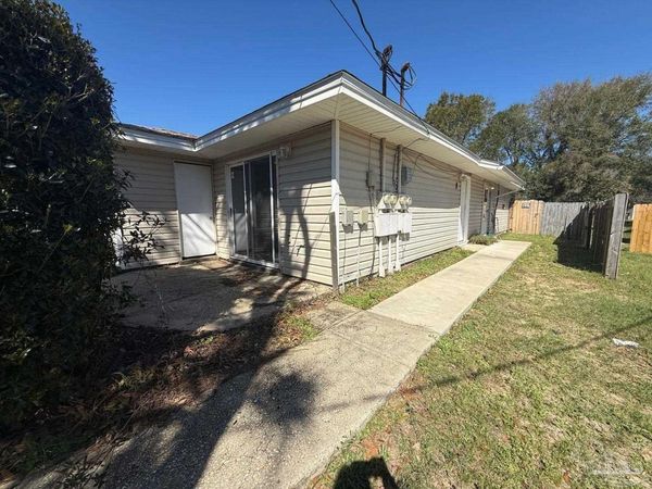 3410 Green Briar Ct, Unit 1, Gulf Breeze, FL 32563