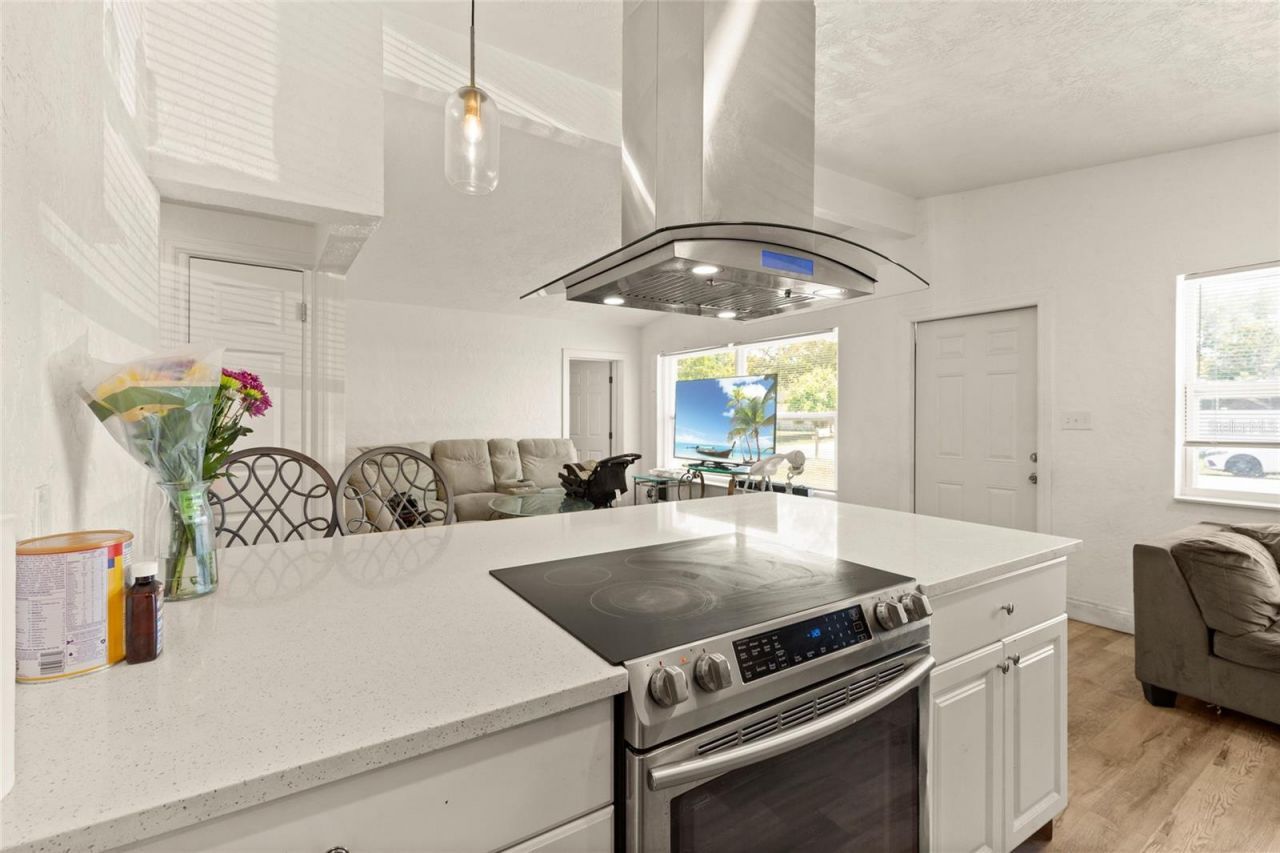 4821 Elfrida Avenue, Sarasota, FL 34235 Photo