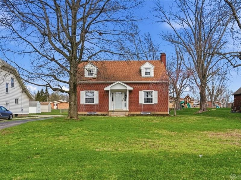 271 E Main Street, New Lebanon, OH 45345 Photo 2