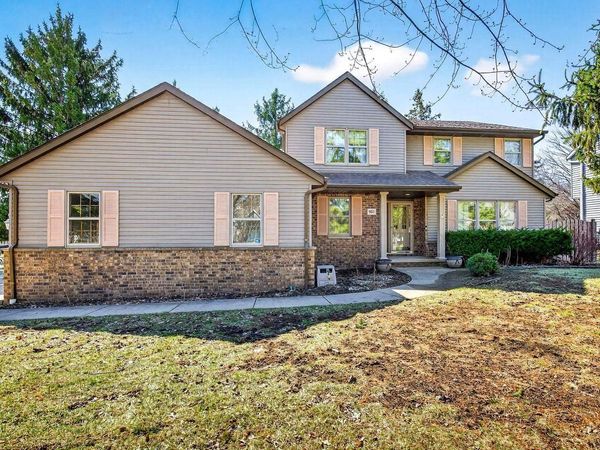 951 E FOXMOOR LANE, Appleton, WI 54911