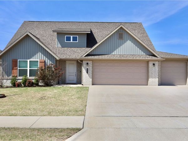 652 Kayla Maria Street, Prairie Grove, AR 72753