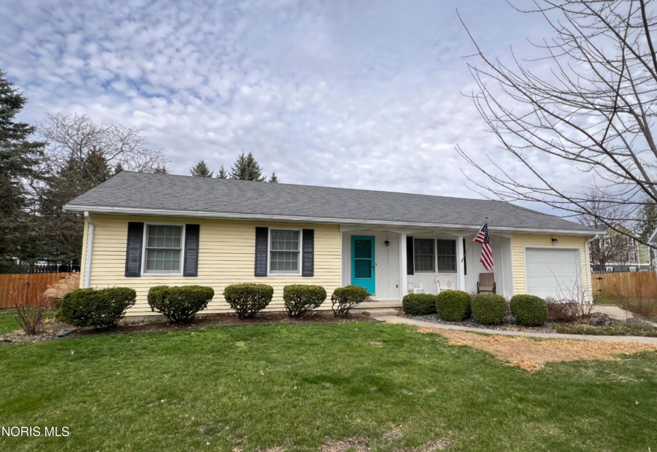 805 Vale Court, Bowling Green, OH 43402 Main Photo