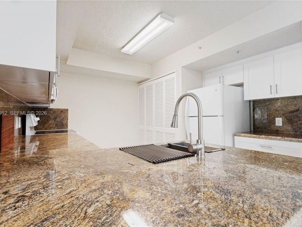 9615 NW 1st Ct , Unit 10-204, Pembroke Pines, FL 33024