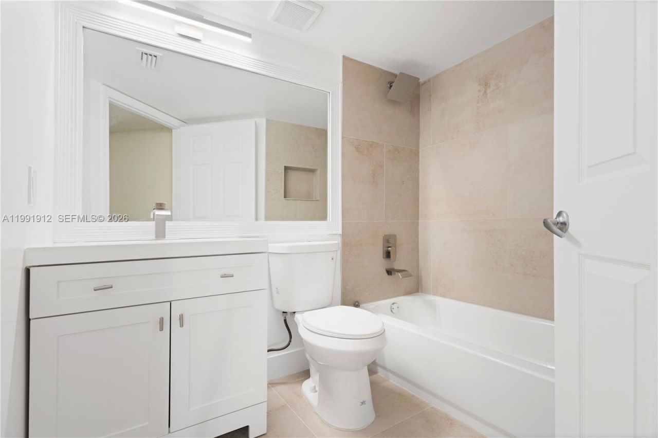 9615 NW 1st Ct , Unit 10-204, Pembroke Pines, FL 33024 Photo