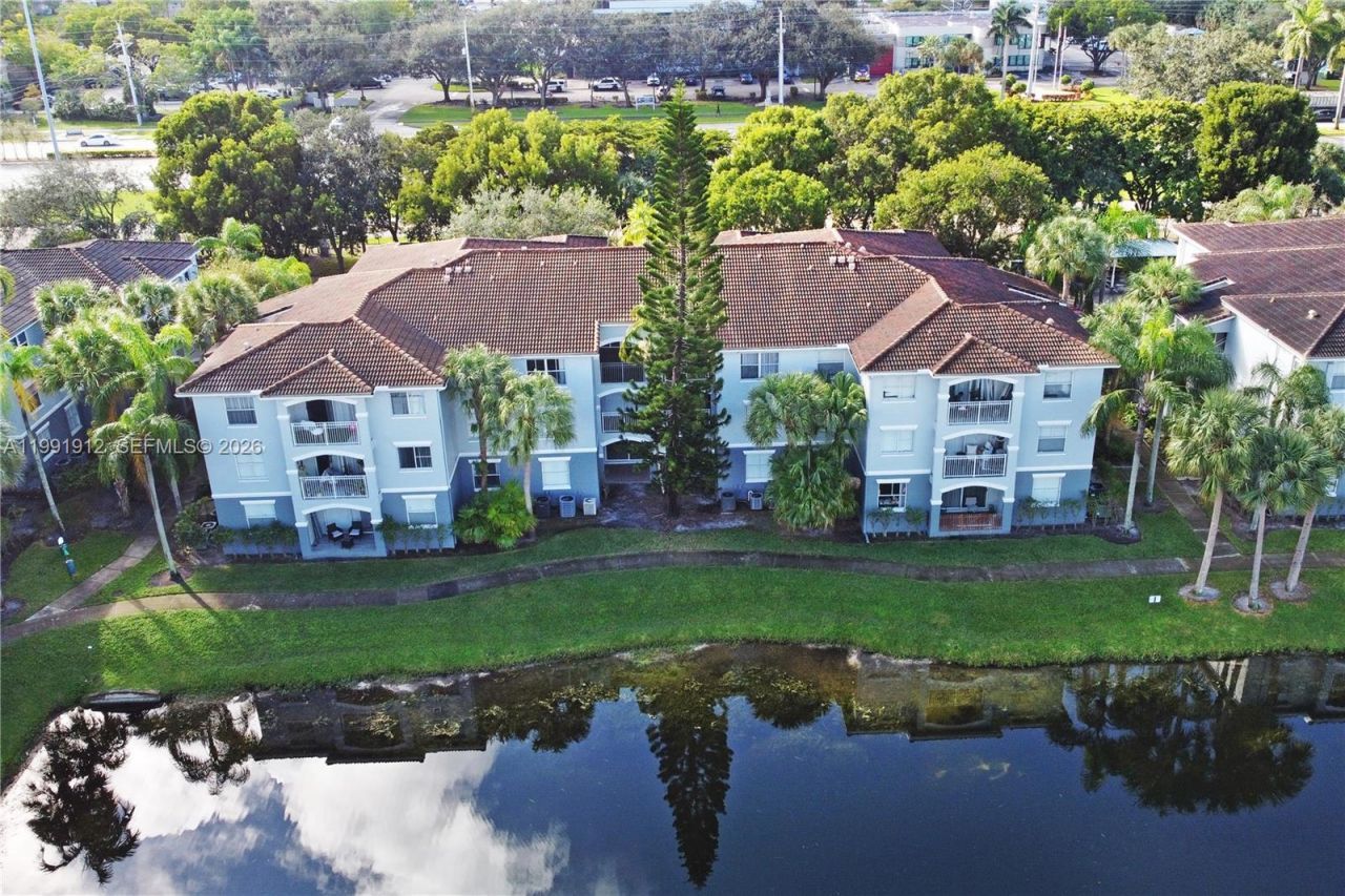 9615 NW 1st Ct , Unit 10-204, Pembroke Pines, FL 33024 Photo