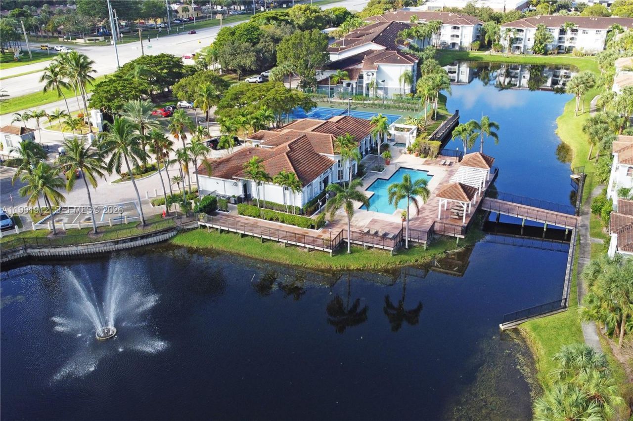 9615 NW 1st Ct , Unit 10-204, Pembroke Pines, FL 33024 Photo