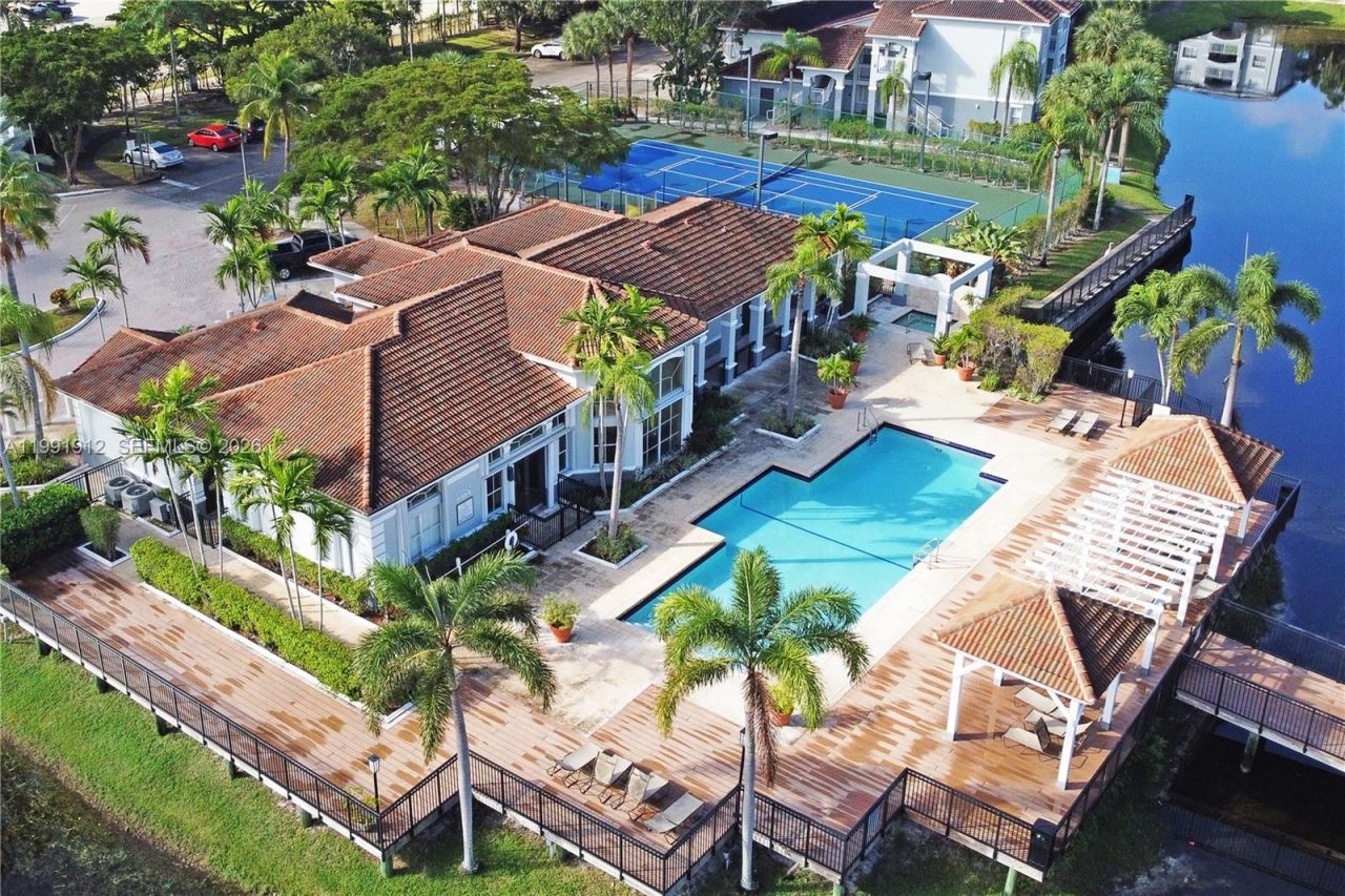 9615 NW 1st Ct , Unit 10-204, Pembroke Pines, FL 33024 Photo