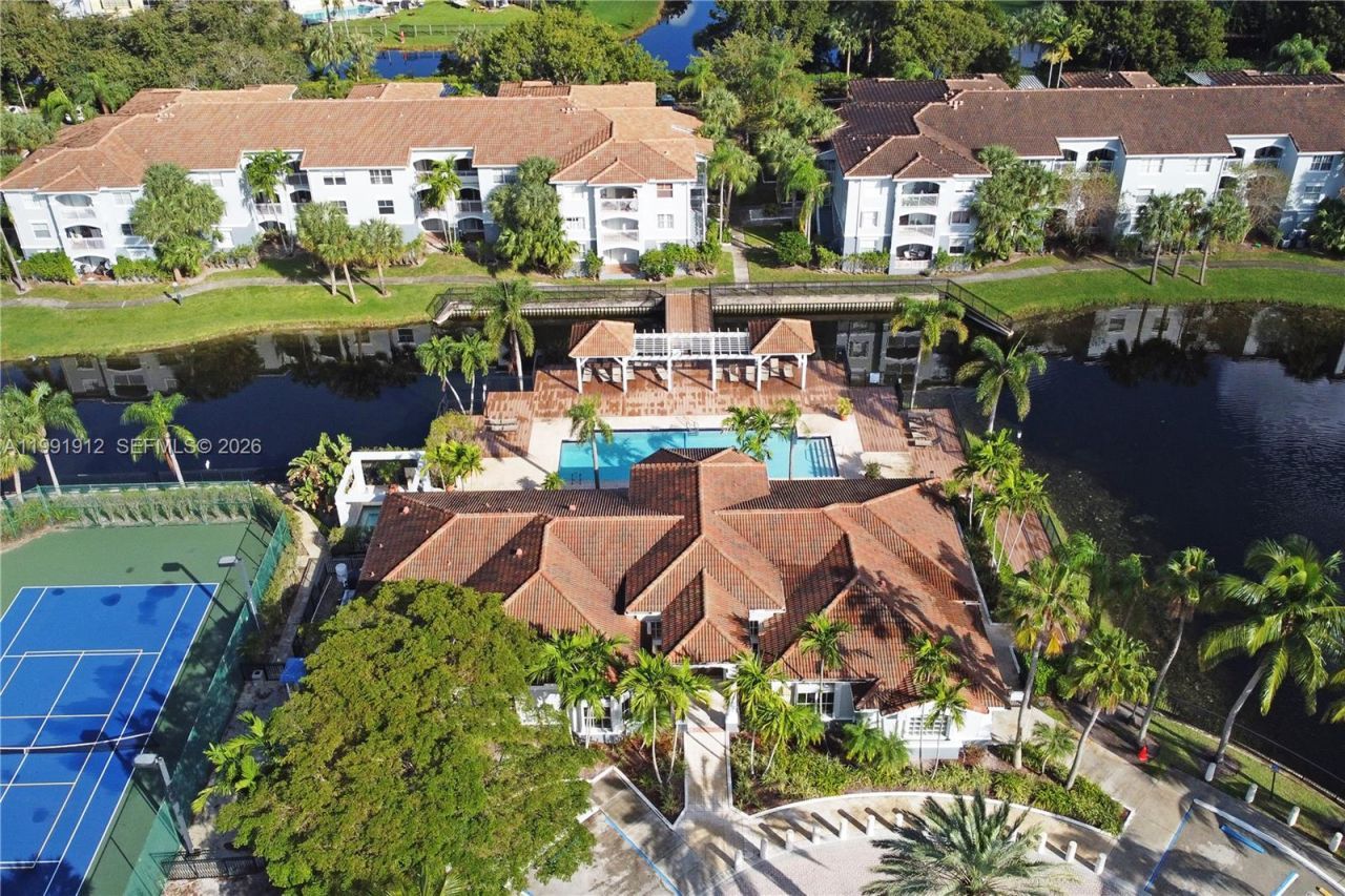 9615 NW 1st Ct , Unit 10-204, Pembroke Pines, FL 33024 Photo