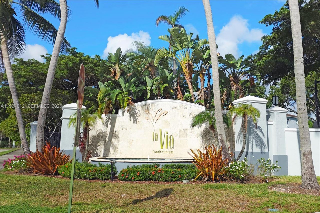 9615 NW 1st Ct , Unit 10-204, Pembroke Pines, FL 33024 Photo