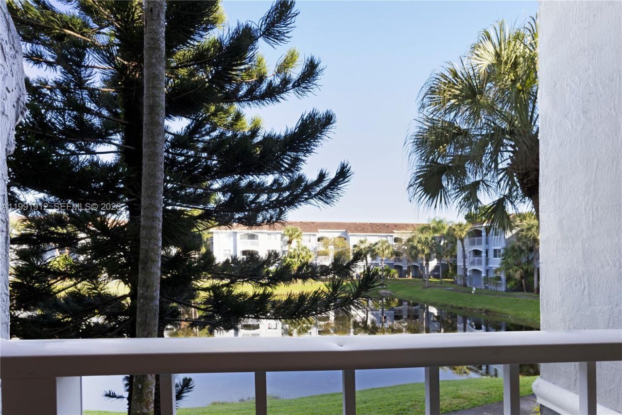 9615 NW 1st Ct , Unit 10-204, Pembroke Pines, FL 33024 Photo