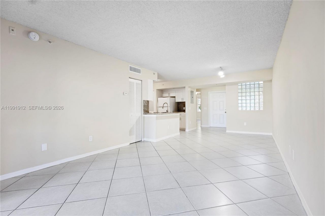 9615 NW 1st Ct , Unit 10-204, Pembroke Pines, FL 33024 Photo