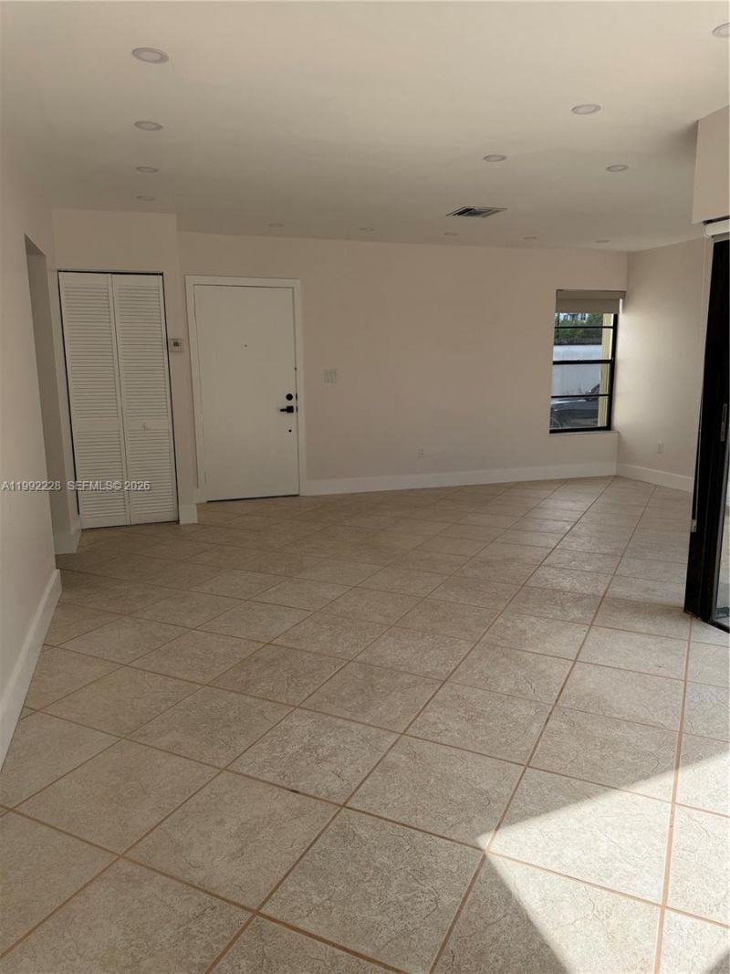 9853 NW 4th Ter, Unit 9853, Miami, FL 33172 Photo
