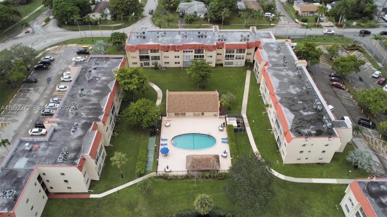 2651 E Sunrise Lakes Dr , Unit 104, Sunrise, FL 33322 Photo