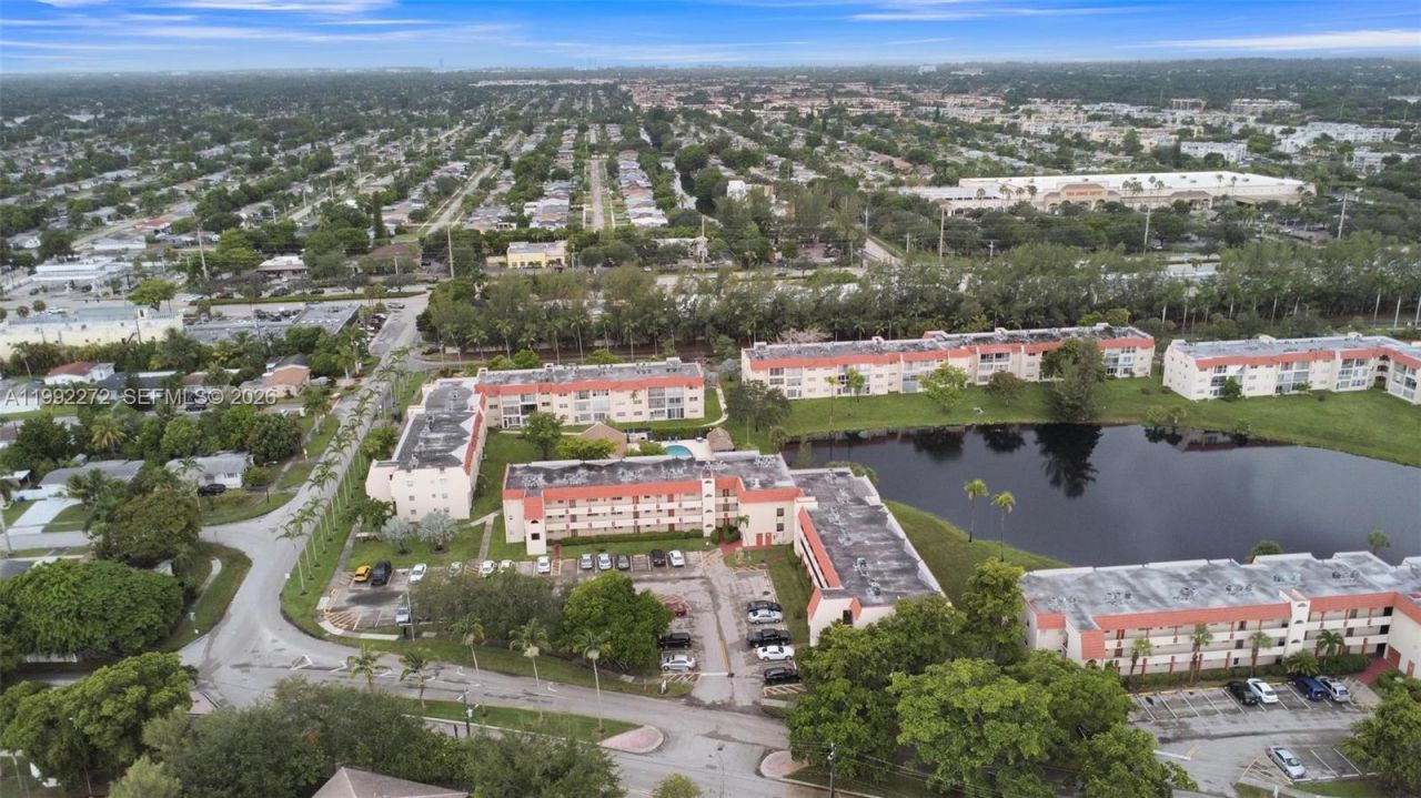 2651 E Sunrise Lakes Dr , Unit 104, Sunrise, FL 33322 Photo