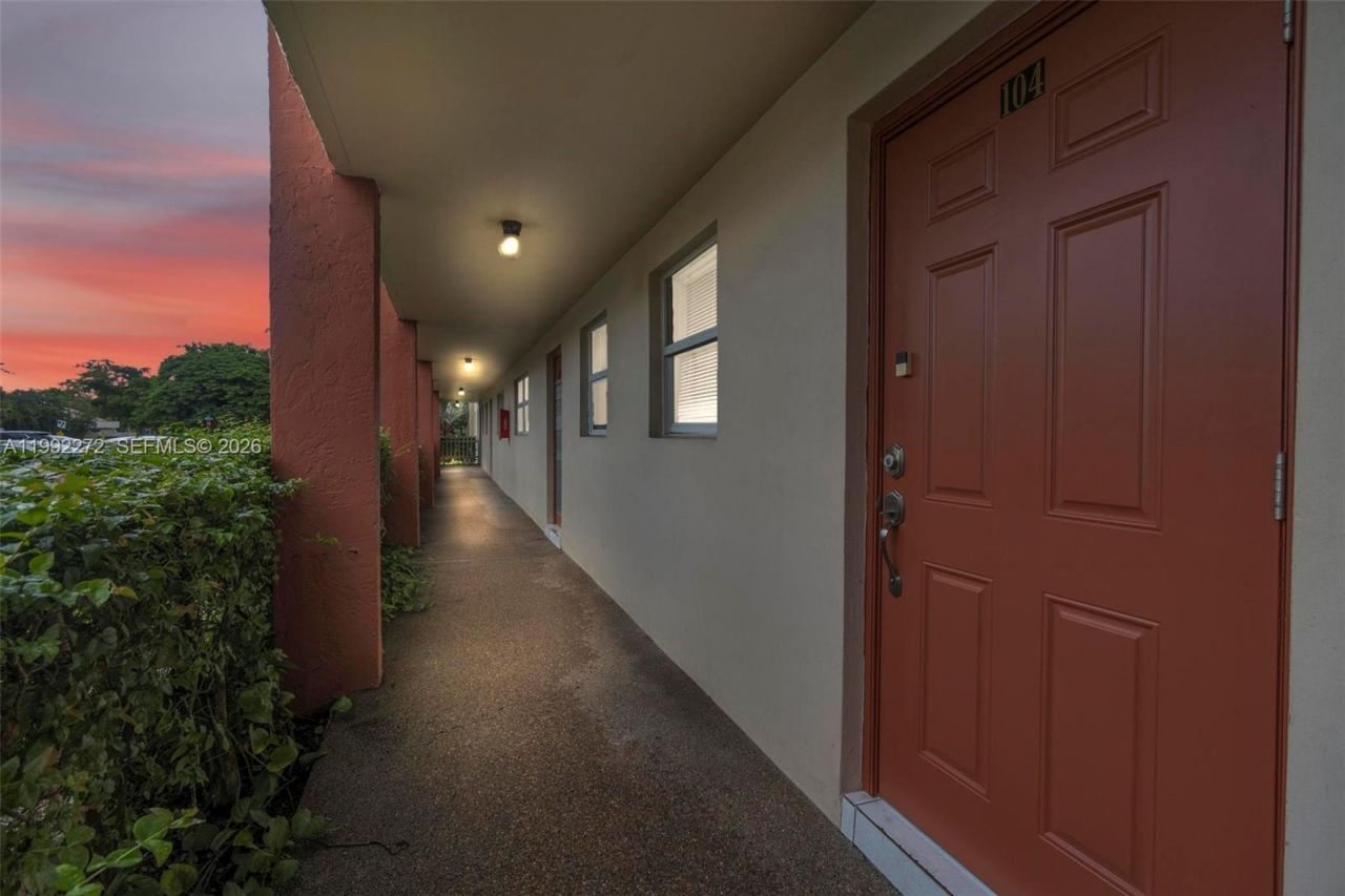2651 E Sunrise Lakes Dr , Unit 104, Sunrise, FL 33322 Photo