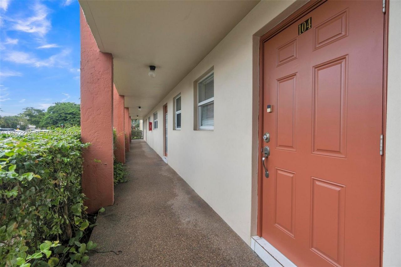 2651 E Sunrise Lakes Dr , Unit 104, Sunrise, FL 33322 Photo