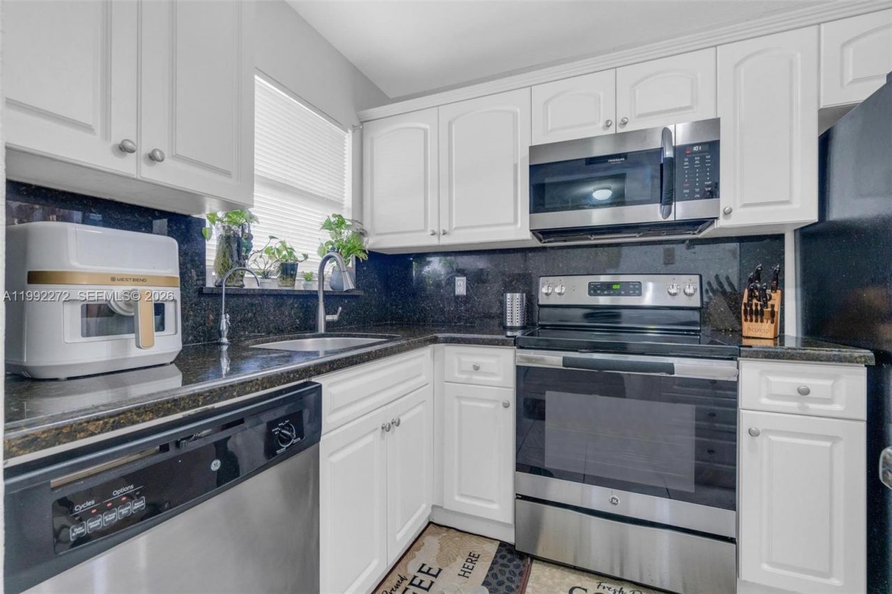 2651 E Sunrise Lakes Dr , Unit 104, Sunrise, FL 33322 Photo