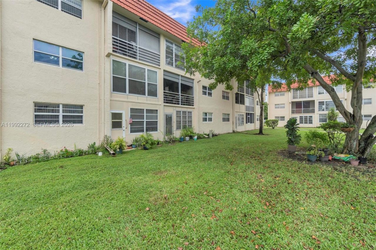 2651 E Sunrise Lakes Dr , Unit 104, Sunrise, FL 33322 Photo