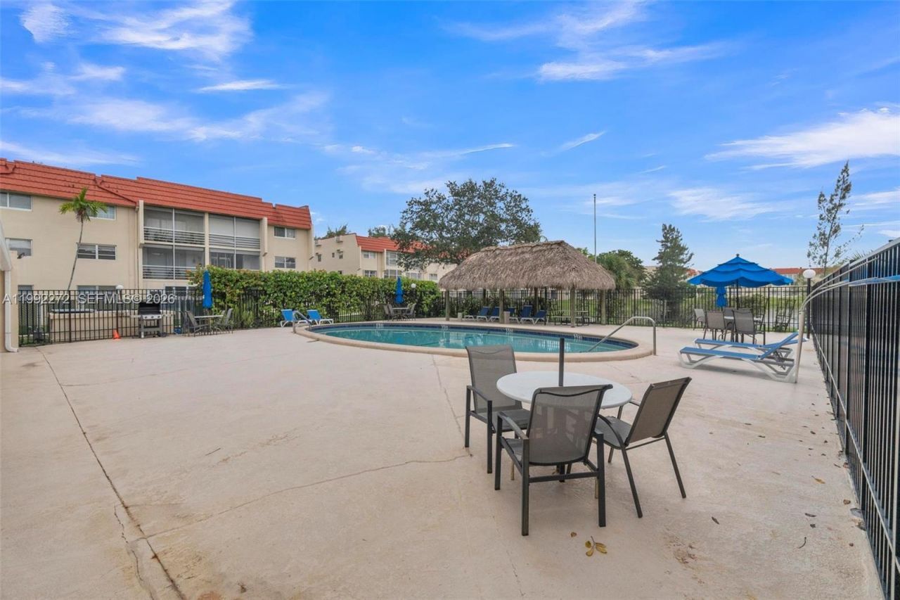 2651 E Sunrise Lakes Dr , Unit 104, Sunrise, FL 33322 Photo