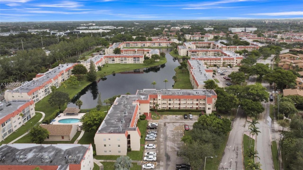 2651 E Sunrise Lakes Dr , Unit 104, Sunrise, FL 33322 Photo