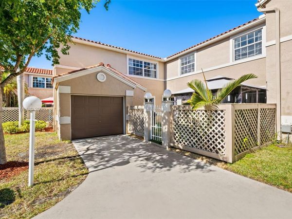 10997 Long Boat Dr , Cooper City, FL 33026