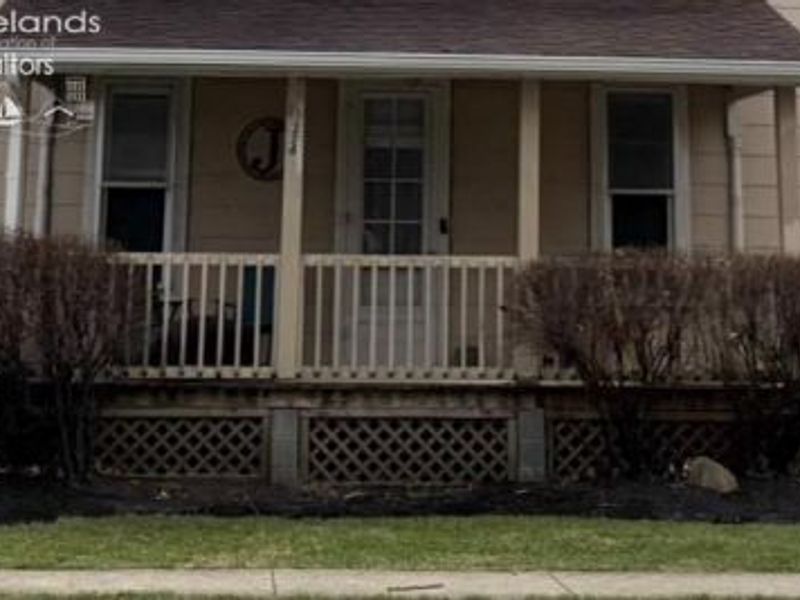 376 E Perry St, Tiffin, OH 44883 Photo 9